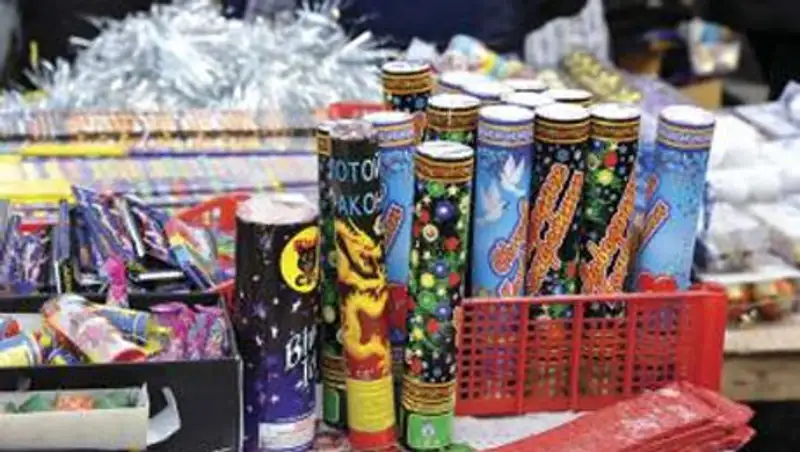 В Алматы организованы рейды в местах продажи пиротехнических изделий