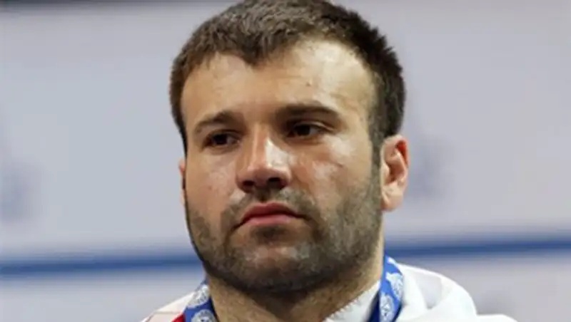 UFC отстранил российского бойца из-за подозрений в употреблении допинга