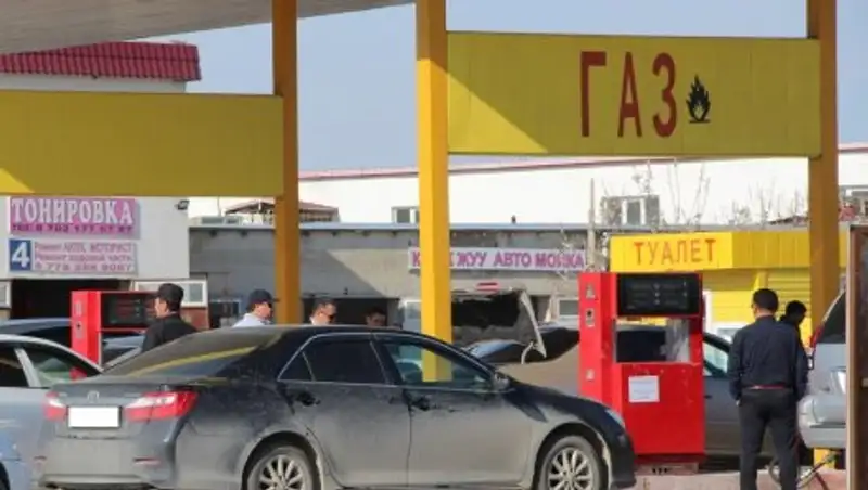 Руководители нескольких частных АГЗС в Актау подняли цену на топливо