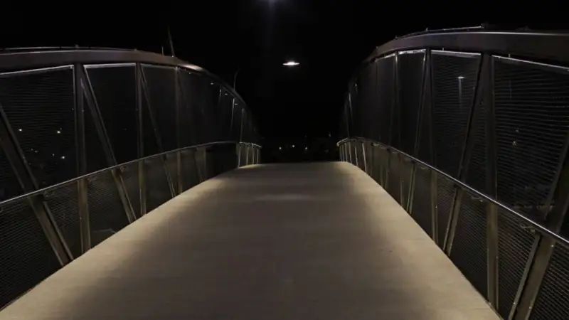 Из-за депрессии девушка пыталась спрыгнуть с моста в Таразе 