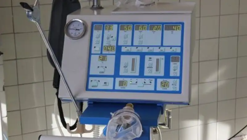 Лишившегося рук школьника подключили к аппарату искусственного дыхания