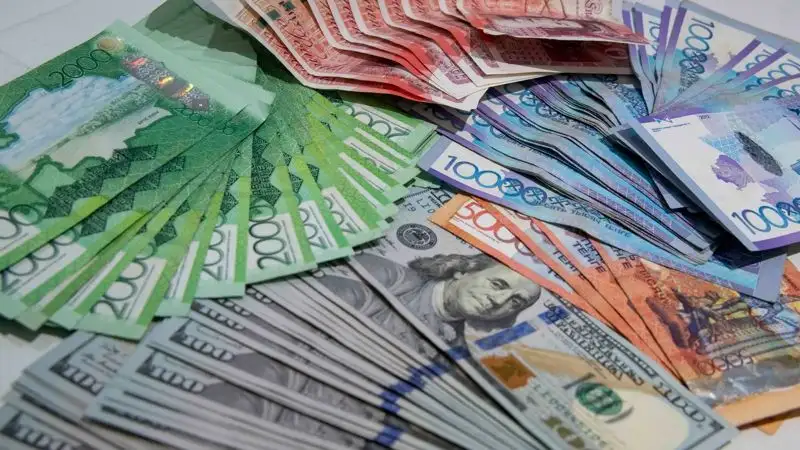 Курсы валют на 5 января в обменниках Казахстана