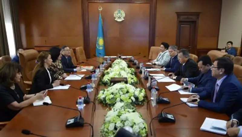 Аким ЮКО встретился с представителем фонда ООН в области народонаселения Джулией Валезе