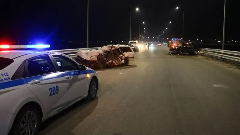 Два человека погибли в результате ДТП на путепроводе через БАКАД, фото - Новости Zakon.kz от 24.04.2023 00:54