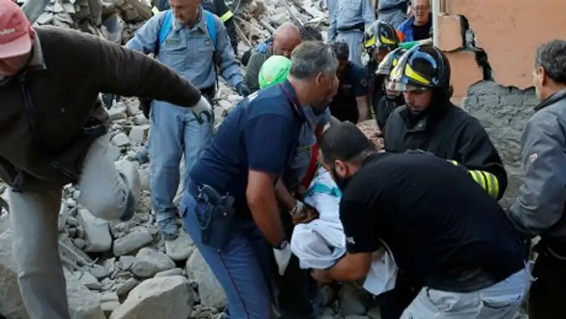 Растет число жертв разрушительного землетрясения в Италии