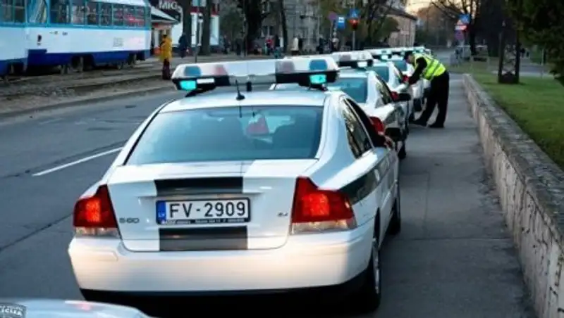 В Риге автомобиль въехал в группу детей