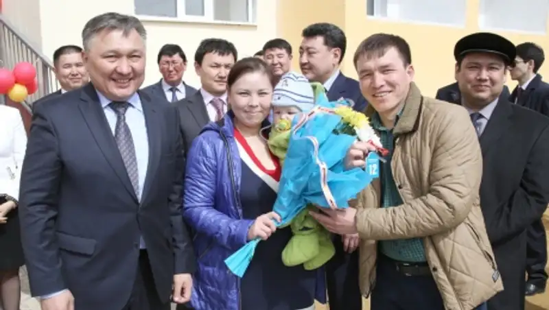 В Жезказгане молодые семьи получили квартиры по программе «Доступное жилье»