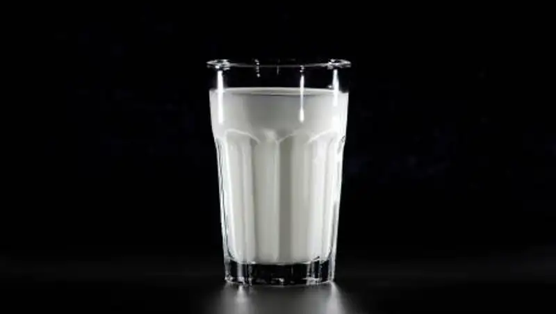 Молока произвели больше, но оно стало дороже