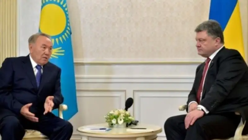 Назарбаев и Порошенко обсудили ситуацию на юго-востоке Украины
