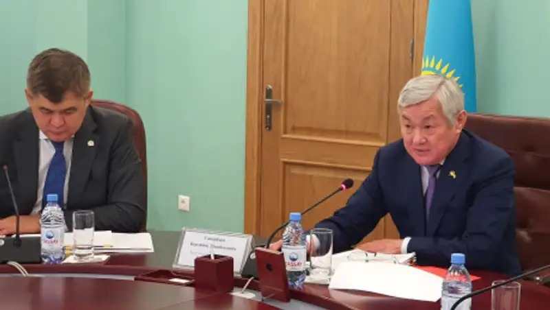 Сапарбаев поручил оперативно реагировать на обращения граждан по качеству медпомощи