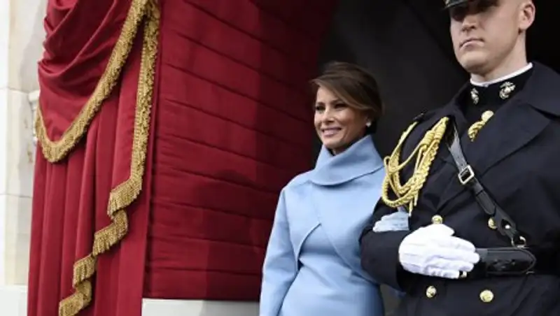 Интернет-пользователи пришли в восторг от нарядов Меланьи и Иванки Трамп на инаугурации