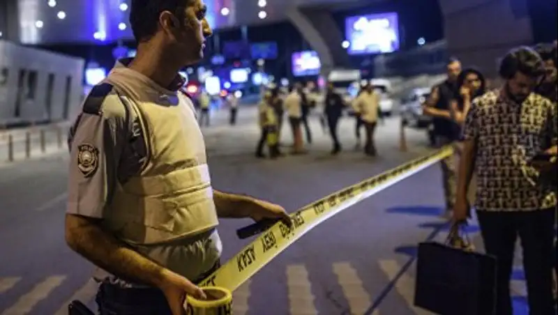 В соцсетях связали теракт в Стамбуле с годовщиной создания "халифата" ИГ