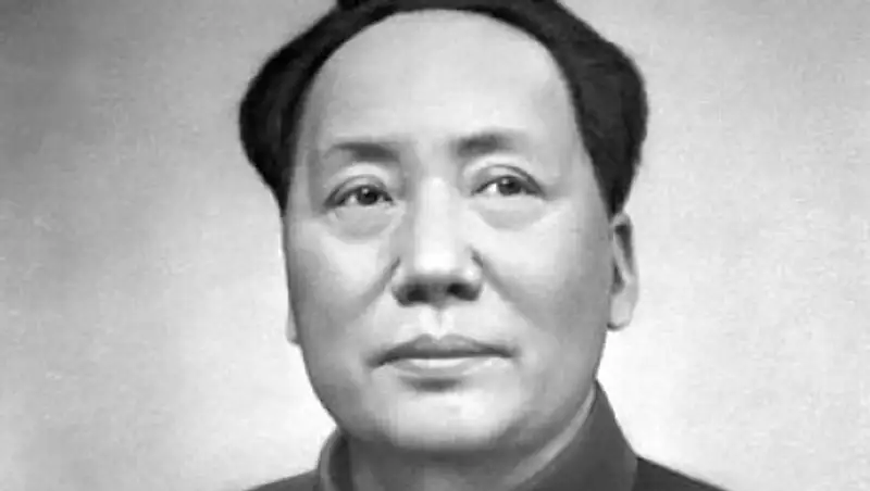 СМИ: в Китае чиновника уволили за сравнение Мао Цзэдуна с дьяволом