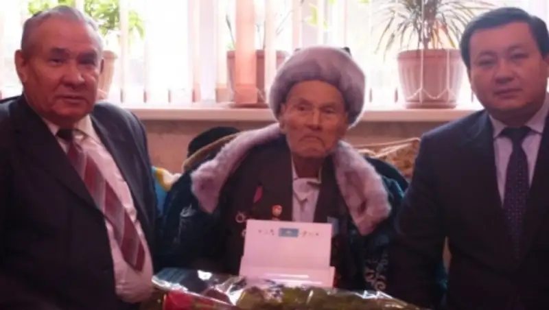 Ветераны ВОВ Кызылординской области получили поздравления с праздником от Н.Назарбаева