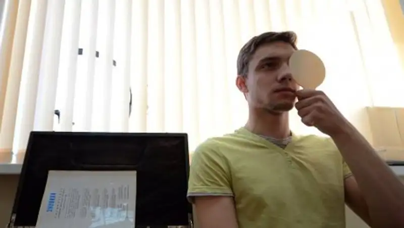 Министр обороны пожаловался главе МОН на плохое зрение призывников