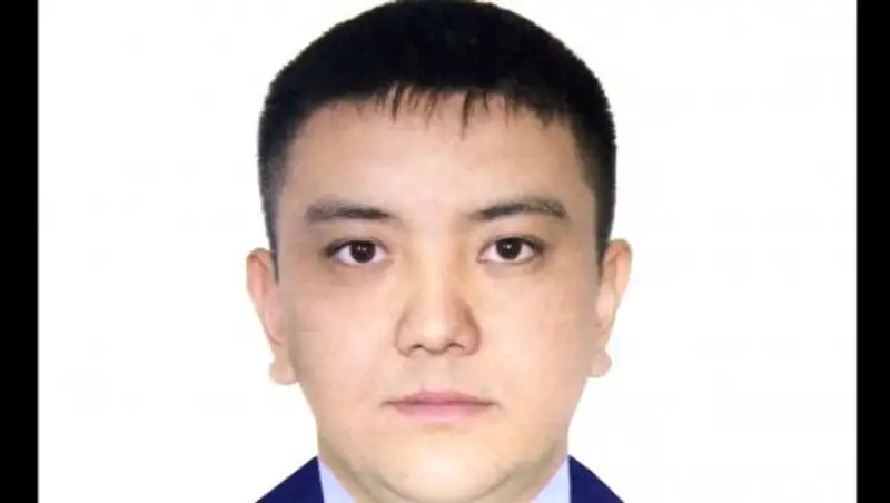 Автомобиль насмерть сбил бойца СОБРа в Алматы