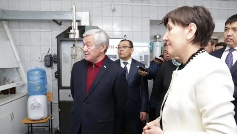 Б. Сапарбаев: Необходимо готовить рабочие кадры, ориентируясь на реальную потребность