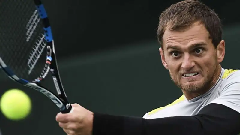 Александр Недовесов вышел в четвертьфинал турнира АТР-250 в Австрии