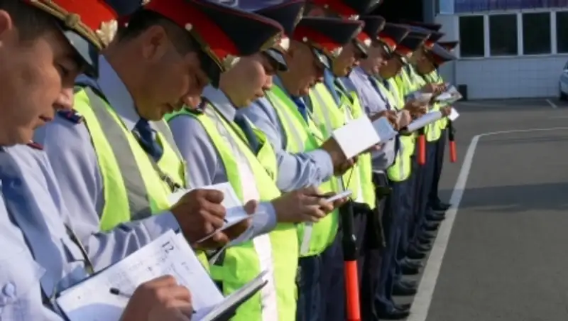 В Алматы начались рейды по выявлению нарушений ПДД водителями автобусов и такси