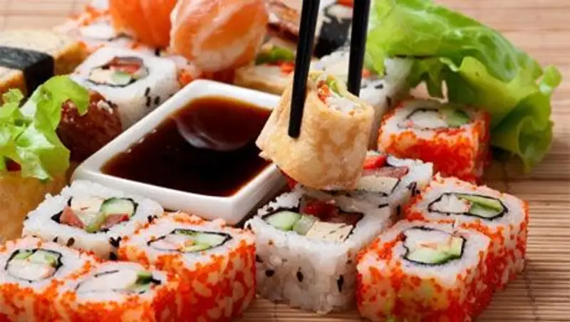 В костанайском суши-баре, где отравились 16 человек, выявлены нарушения санитарных норм