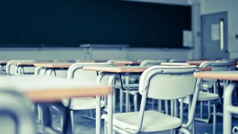 Из-за кризиса занятия в школах СКО начинают на час позже