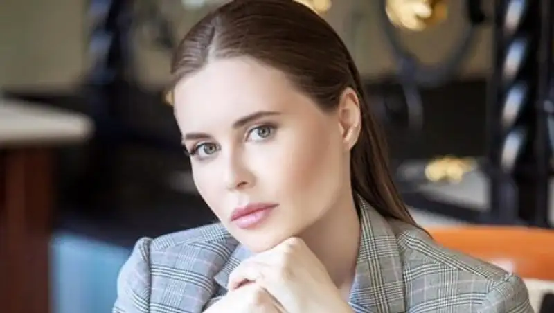 Актриса из "Уральских пельменей" продолжает пробиваться в депутаты