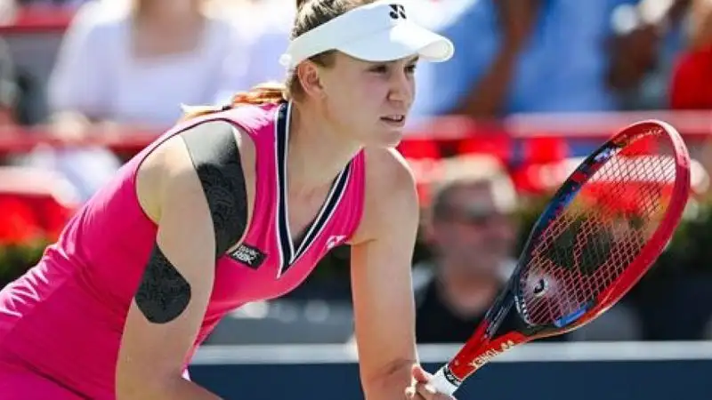 Рыбакина обыграла Остапенко во втором круге "Мастерса" в Цинциннати