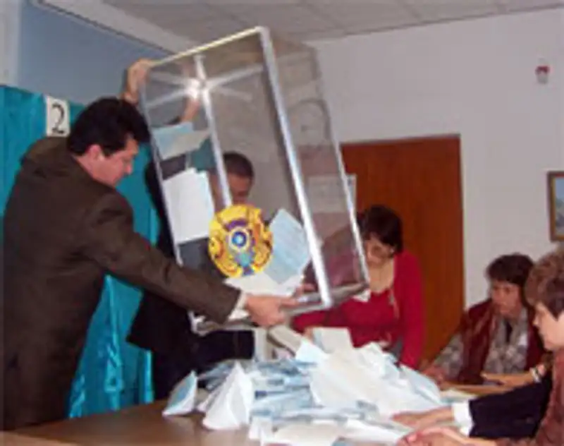Явка избирателей на выборах в Казахстане может претендовать на рекорд Гиннеса, фото - Новости Zakon.kz от 16.01.2012 22:27