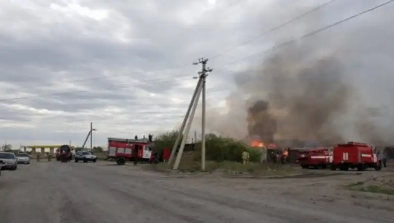 Пять часов тушили пожар в Семее