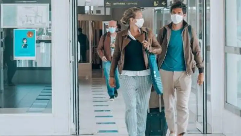 ВОЗ рассмотрит вопрос введения паспортов вакцинации для путешественников