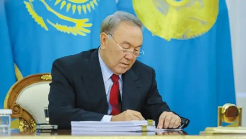 Президент: Каждый день пишу на новом алфавите слова Абая