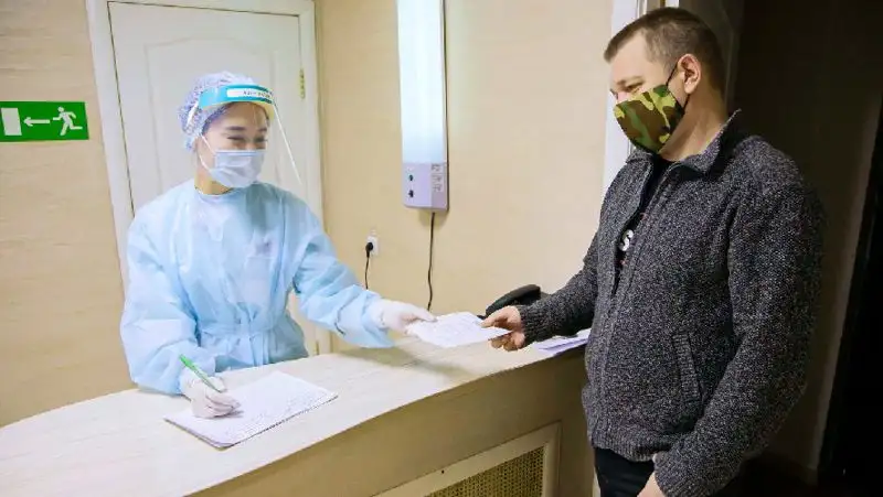 Рост заражений COVID-19 за сутки зафиксировали в Казахстане