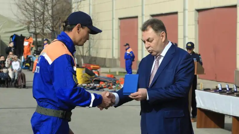 В Алматы наградили спасателей, участвовавших в ликвидации землетрясения в Турции, фото - Новости Zakon.kz от 03.03.2023 19:44