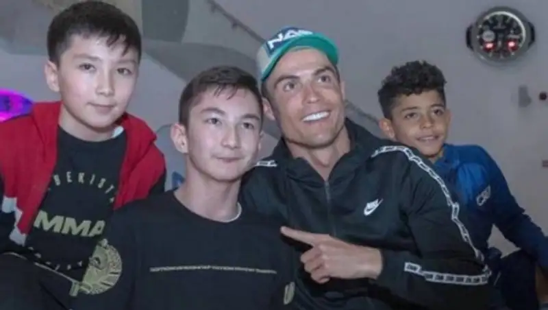 "Казахский Ник Вуйчич" сыграл с Роналду