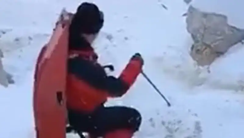 Потерявшийся в горах казахстанец погиб во время спуска