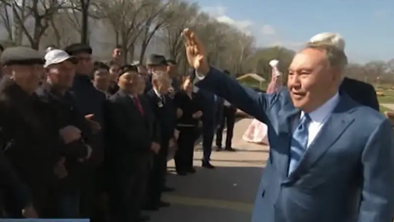 Назарбаев: День и ночь работал, не покладая рук