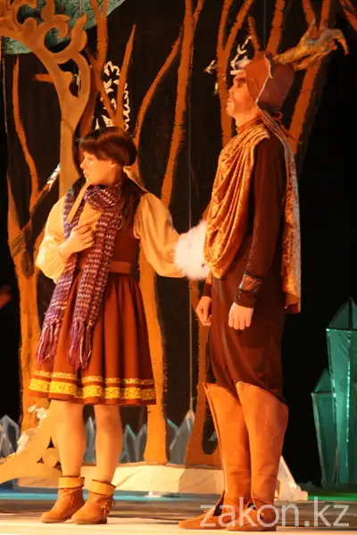 В ТЮЗе им. Н. Сац состоялась премьера детского спектакля «Снежная королева» (фото) В ТЮЗе им. Н. Сац состоялась премьера детского спектакля «Снежная королева» (фото), фото - Новости Zakon.kz от 21.11.2012 19:54