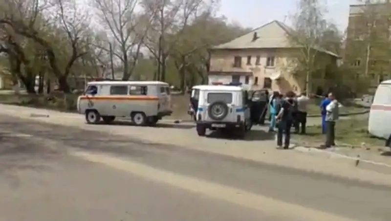 Жительница Усть-Каменогорска, которую напугал супруг, выбросила во двор гранату 