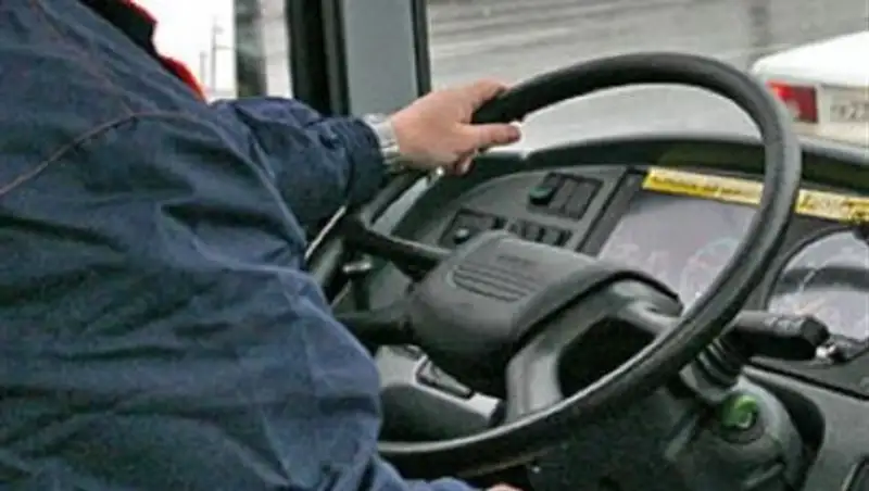 Сколько зарабатывают кондукторы и водители автобусов в Астане