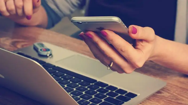 Пять признаков "компьютерного зрительного синдрома": как проводить профилактику зрения