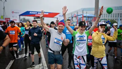 Максима Золотухина, Алексея Попова, фото - Новости Zakon.kz от 22.04.2019 17:10