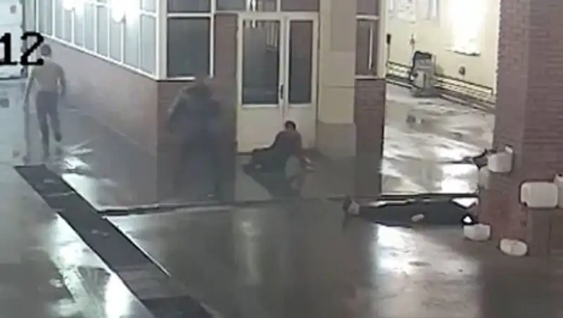 Москвич одним ударом убил работника автомойки за отказ мыть его BMW