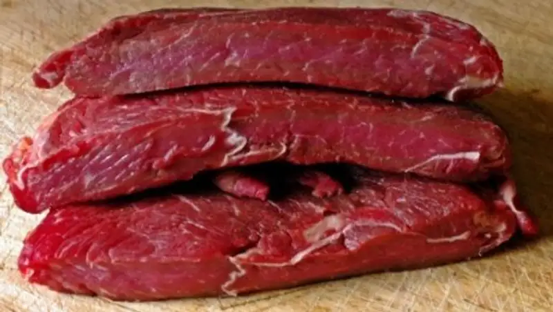 Чиновница в Семее брала взятки мясом и углем