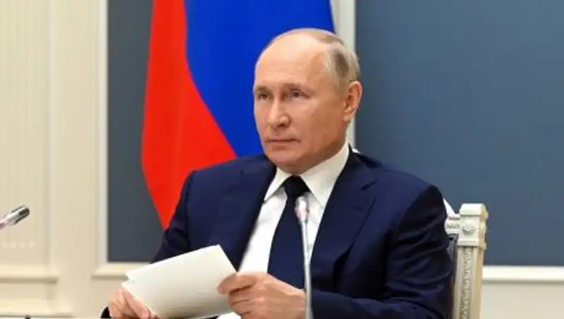 Путин назвал дискриминационным закон о коренных народах Украины