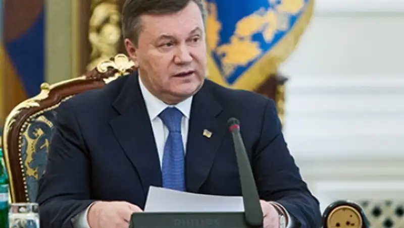 Янукович назвал вынужденным взятый у России кредит в 15 миллиардов долларов
