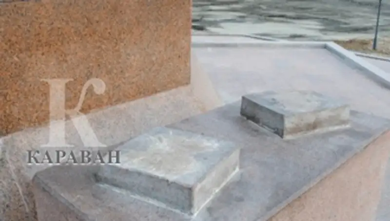 В Семее демонтировали скульптуры из-за любителей фотографироваться, фото - Новости Zakon.kz от 03.11.2013 22:15