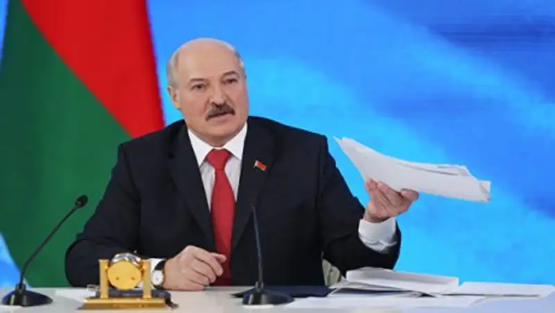 Лукашенко призвал Россию не усложнять отношения