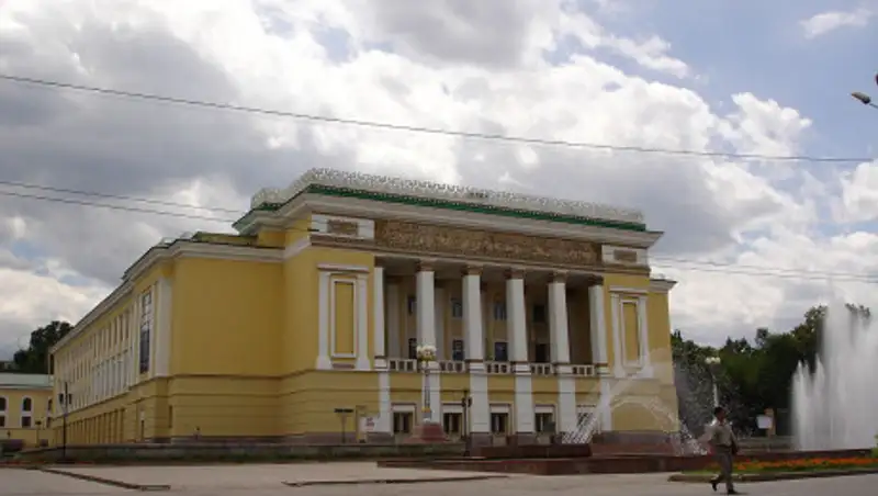 Артисты ГАТОБ отказались выходить на сцену