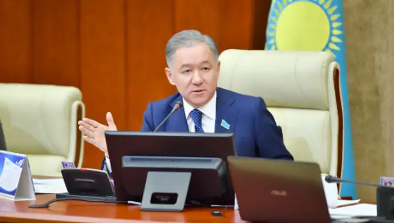 Нигматулин МОНу: Год молодежи уже подходит к концу, а вы только "проснулись"