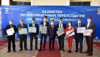 награждение, фото - Новости Zakon.kz от 14.12.2021 16:06